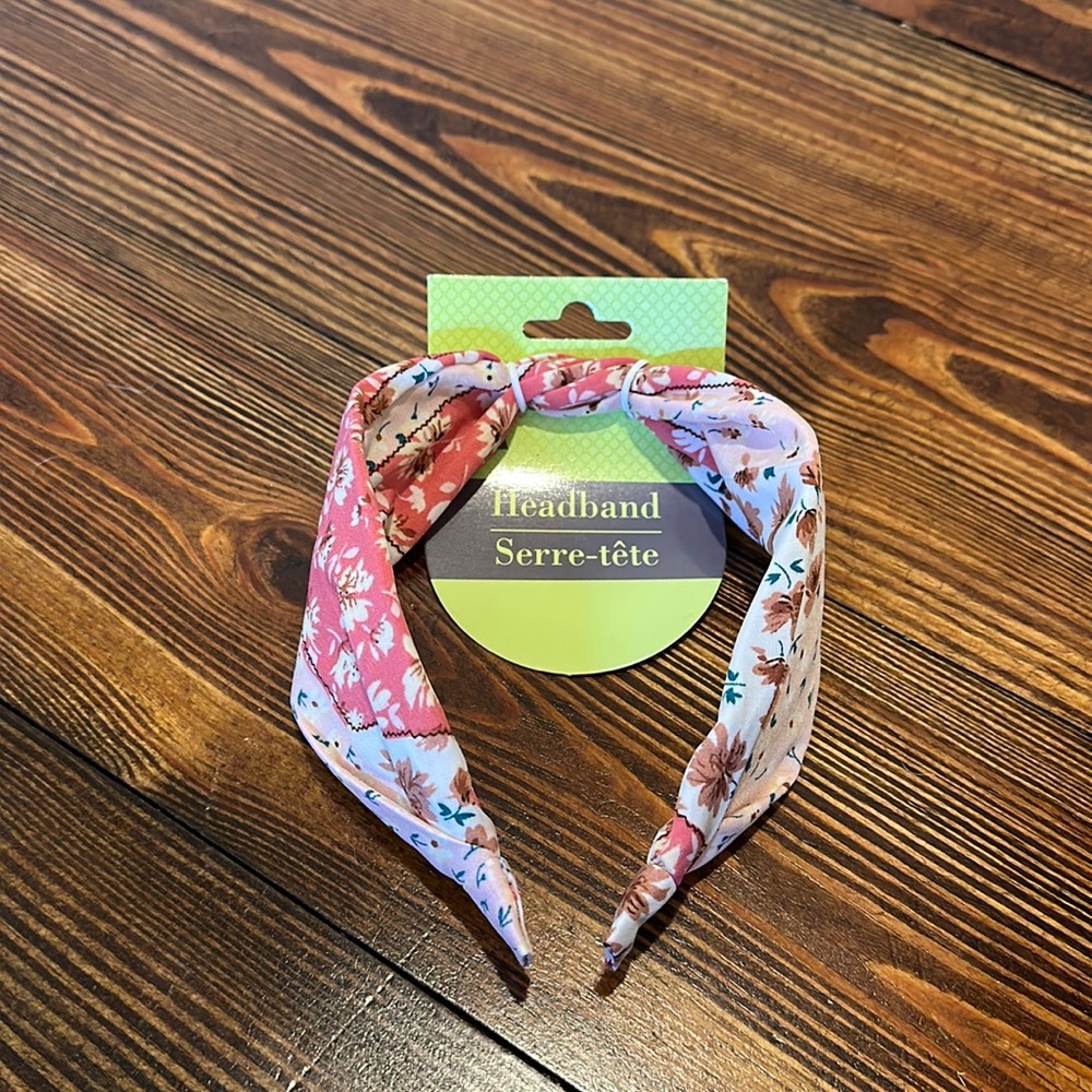 NWOT Women’s Floral Pink & White Headband (Perfect item to bundle and save)
